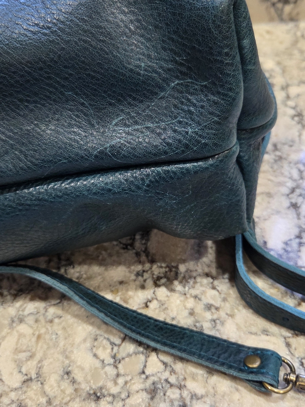 Portland Leather Lagoon Drawstring Bucket Crossbody Bag - Picture 4 of 5